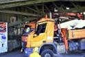 LKW blieb unter Bruecke haengen Koeln Deutz Deutz Muelheimerstr P143